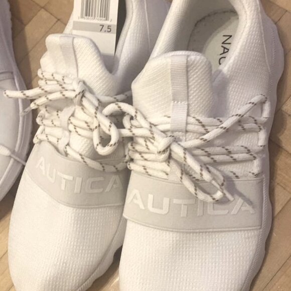 NWOT Nautica Kora Lace-Up Women Sneakers. - Picture 1 of 1